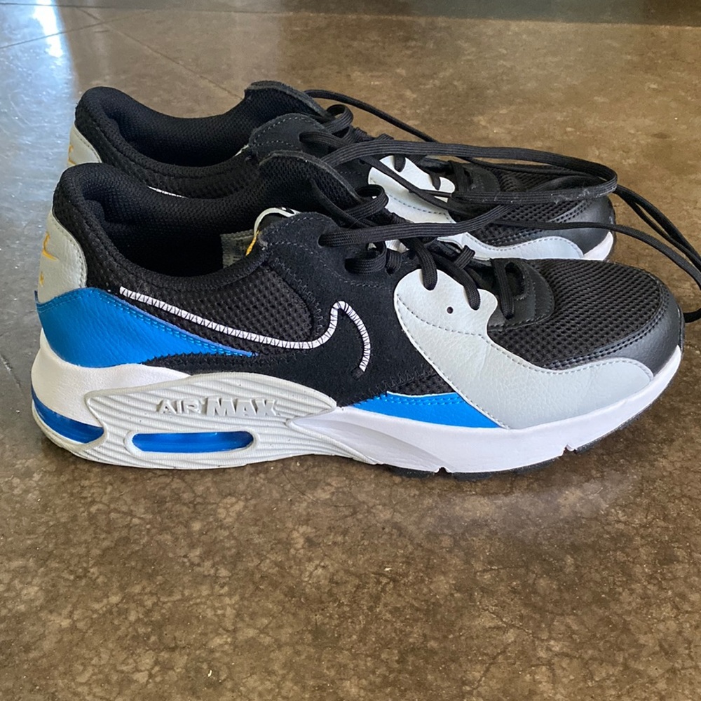 Men’s Nike Air size 8.5
